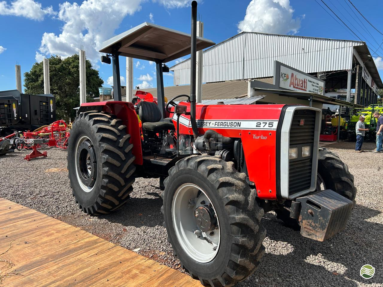TRATOR MASSEY FERGUSON MF 275 Tração 4x4 Atuati Máquinas SAO MARTINHO RIO GRANDE DO SUL RS